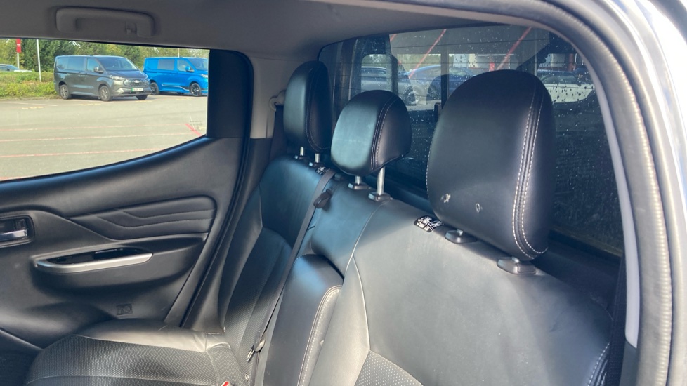 Mitsubishi L200 Diesel Double Cab DI-D 150 Barbarian 4WD - Image 14