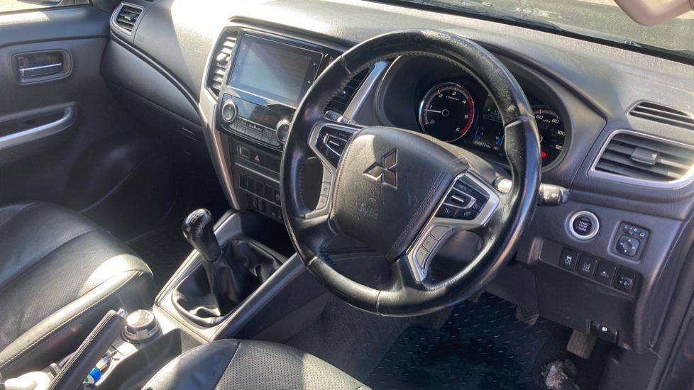 Mitsubishi L200 Diesel Double Cab DI-D 150 Barbarian 4WD - Image 16
