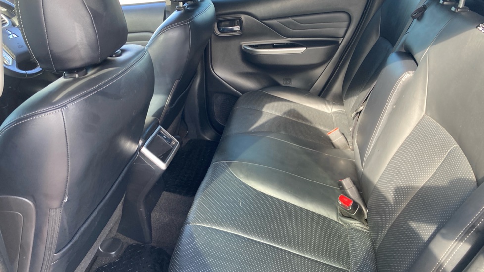 Mitsubishi L200 Diesel Double Cab DI-D 150 Barbarian 4WD - Image 18