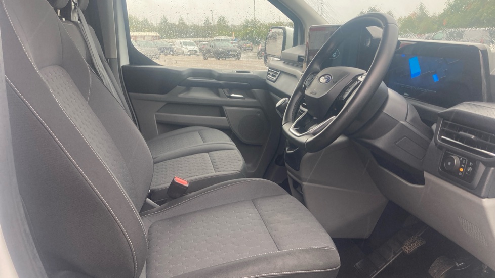 Ford Transit Custom 320 L2 Diesel Fwd 2.0 EcoBlue 136ps H1 Double Cab Van Limited - Image 6