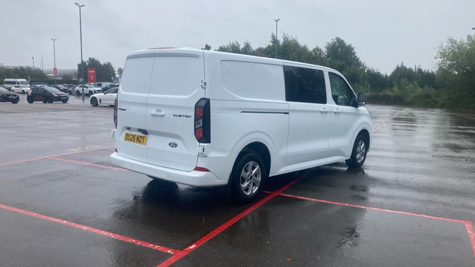 Ford Transit Custom 320 L2 Diesel Fwd 2.0 EcoBlue 136ps H1 Double Cab Van Limited - Image 10
