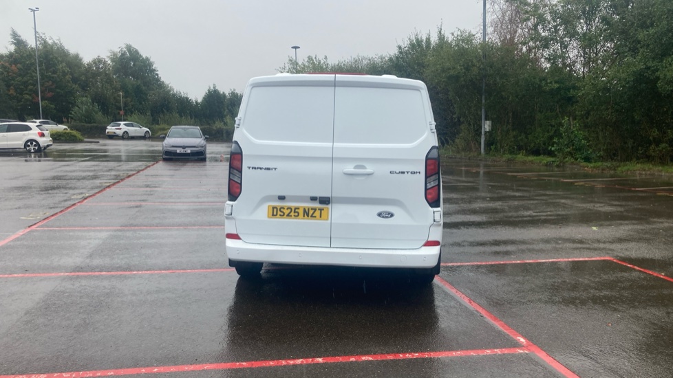 Ford Transit Custom 320 L2 Diesel Fwd 2.0 EcoBlue 136ps H1 Double Cab Van Limited - Image 11
