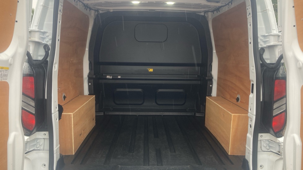 Ford Transit Custom 320 L2 Diesel Fwd 2.0 EcoBlue 136ps H1 Double Cab Van Limited - Image 12