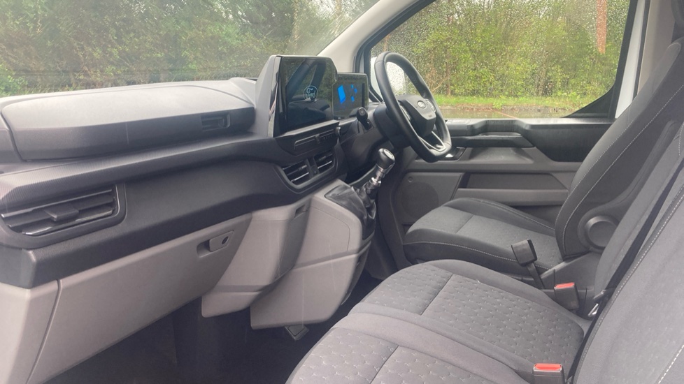 Ford Transit Custom 320 L2 Diesel Fwd 2.0 EcoBlue 136ps H1 Double Cab Van Limited - Image 13
