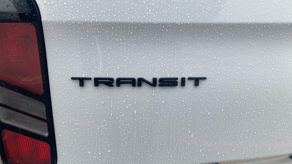 Ford Transit Custom 320 L2 Diesel Fwd 2.0 EcoBlue 136ps H1 Double Cab Van Limited - Image 27