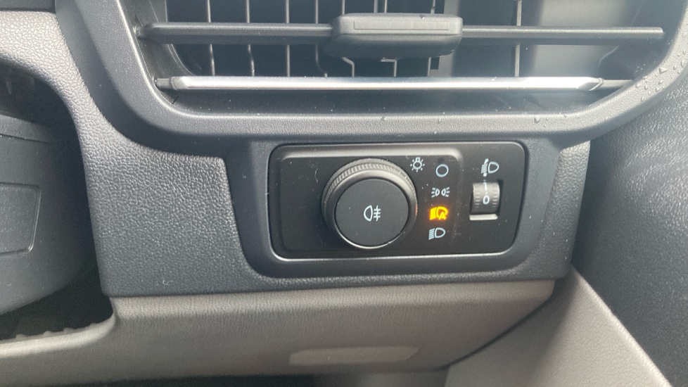 Ford Transit Custom 320 L2 Diesel Fwd 2.0 EcoBlue 136ps H1 Double Cab Van Limited - Image 32