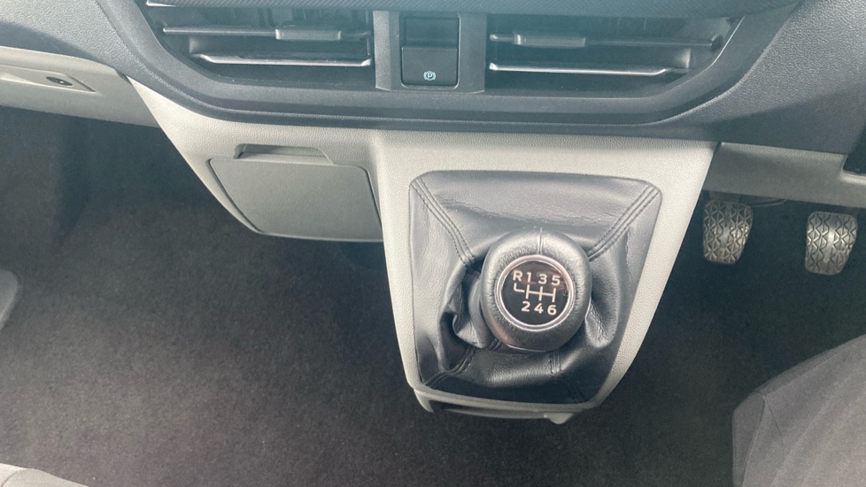 Ford Transit Custom 320 L2 Diesel Fwd 2.0 EcoBlue 136ps H1 Double Cab Van Limited - Image 39
