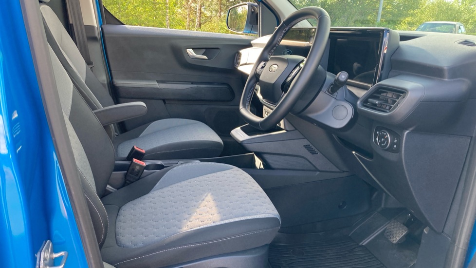Ford Transit Courier E-Transit Courier 100kW 46kWh Limited Van Auto - Image 6