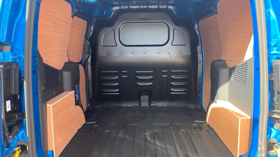 Ford Transit Courier E-Transit Courier 100kW 46kWh Limited Van Auto - Image 12
