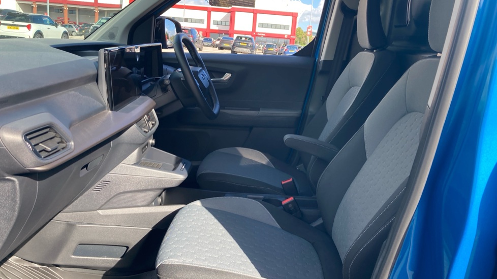Ford Transit Courier E-Transit Courier 100kW 46kWh Limited Van Auto - Image 13