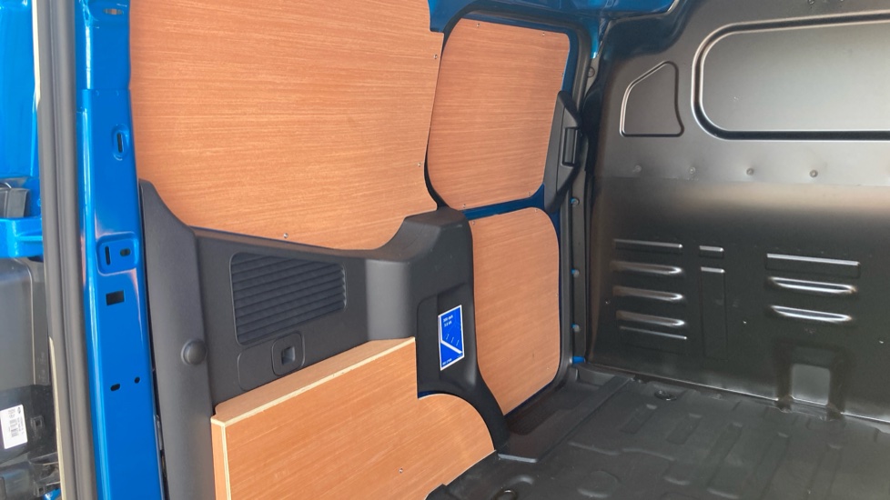 Ford Transit Courier E-Transit Courier 100kW 46kWh Limited Van Auto - Image 37