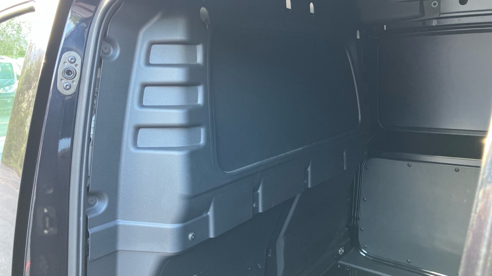 Ford Transit Connect 240 L1 Petrol 1.5 EcoBoost PHEV 150 Trend Van Auto - Image 18