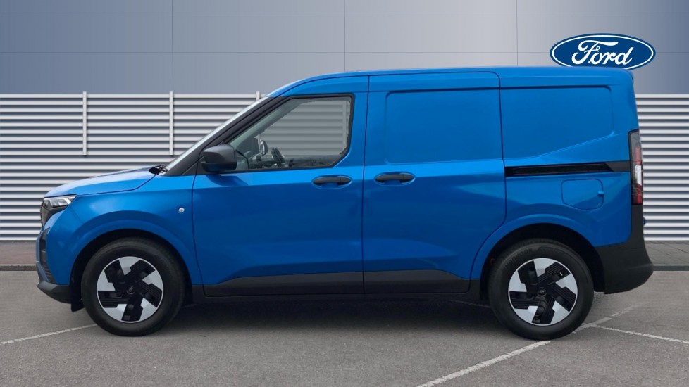 Ford Transit Courier E-Transit Courier 100kW 43kWh Trend Van Auto - Image 4