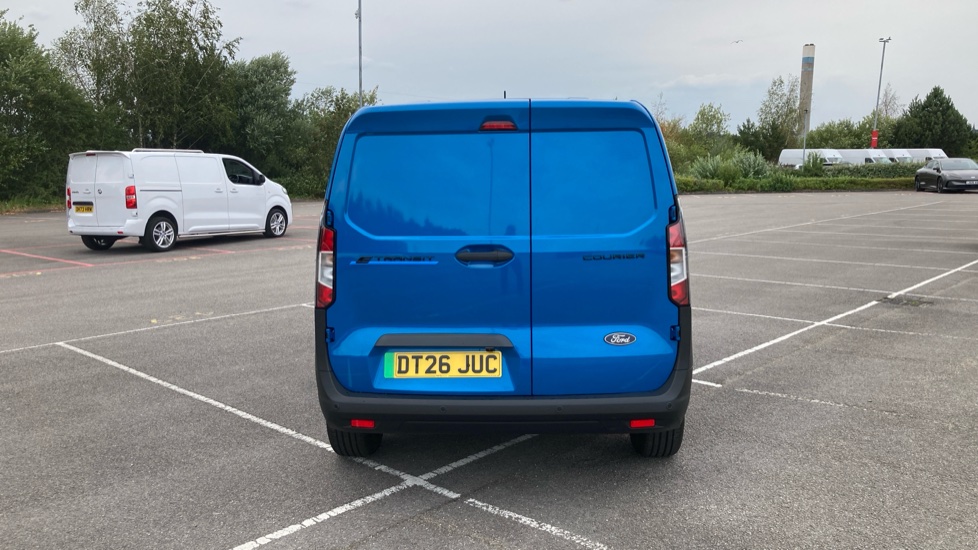 Ford Transit Courier E-Transit Courier 100kW 43kWh Trend Van Auto - Image 11