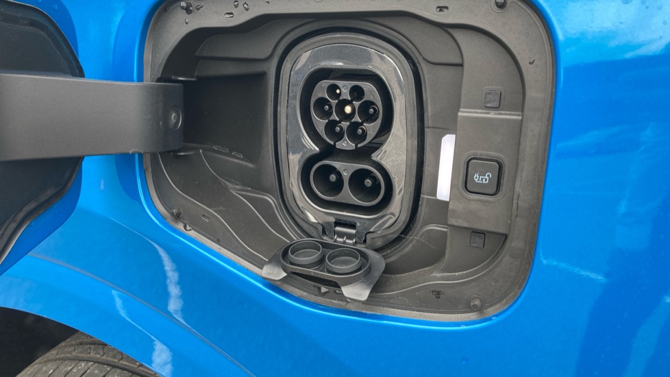Ford Transit Courier E-Transit Courier 100kW 43kWh Trend Van Auto - Image 39