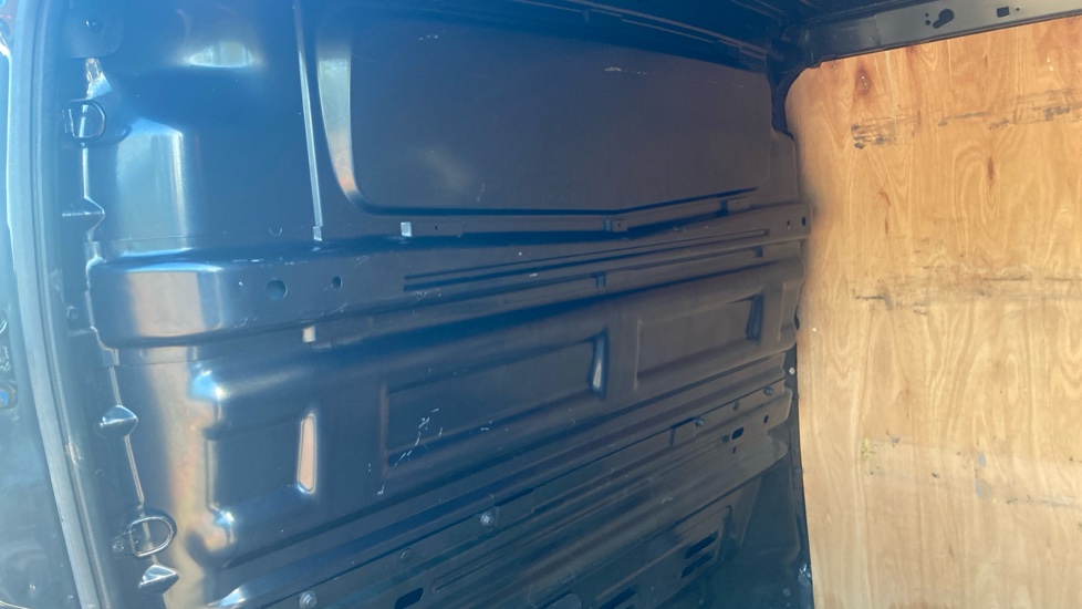 Renault Trafic Swb Diesel SL28 Blue dCi 150 Sport+ Van - Image 18