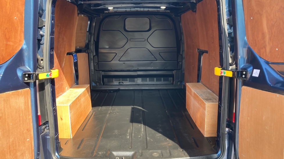 Ford Transit Custom 290 L1 Diesel Fwd 2.0 EcoBlue 185ps Low Roof Sport Van - Image 12
