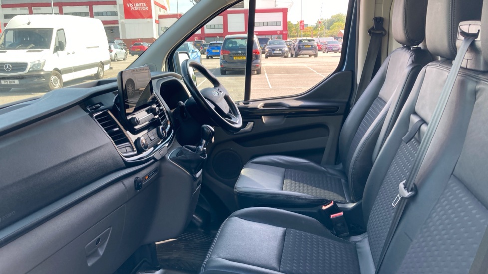 Ford Transit Custom 290 L1 Diesel Fwd 2.0 EcoBlue 185ps Low Roof Sport Van - Image 13