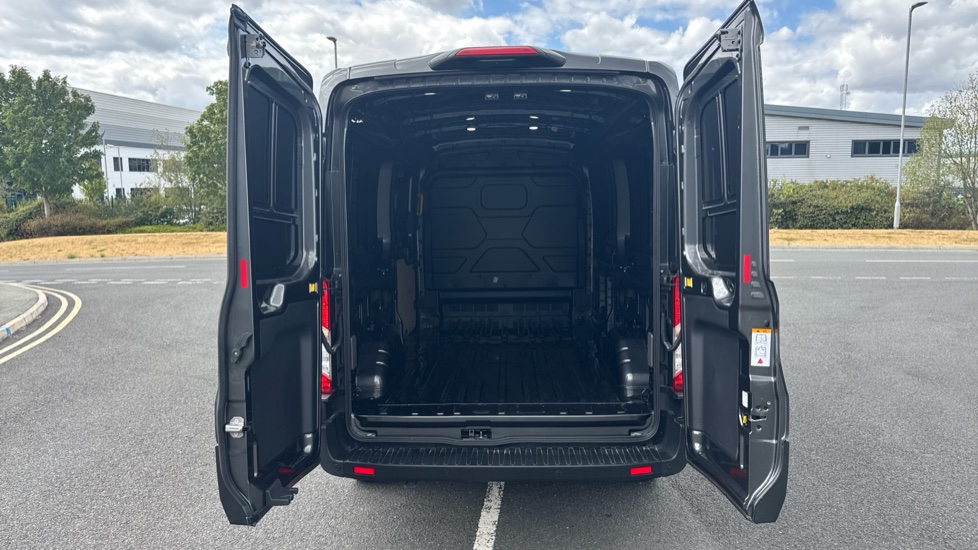 Ford Transit E-350 L3 Rwd 135kW 89kWh H3 Leader Van Auto [DAP] - Image 3