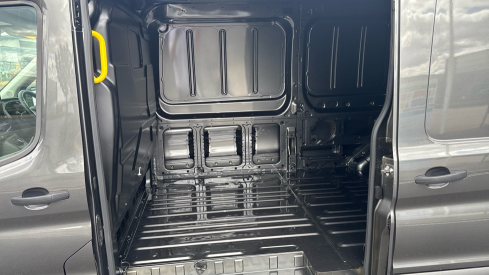 Ford Transit E-350 L3 Rwd 135kW 89kWh H3 Leader Van Auto [DAP] - Image 5