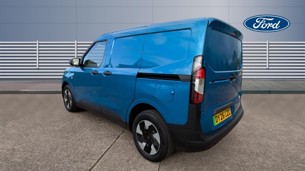 Ford Transit Courier E-Transit Courier 100kW 43kWh Trend Van Auto - Image 2
