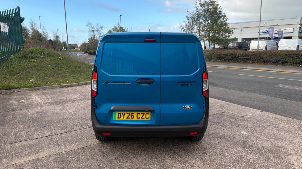 Ford Transit Courier E-Transit Courier 100kW 43kWh Trend Van Auto - Image 11