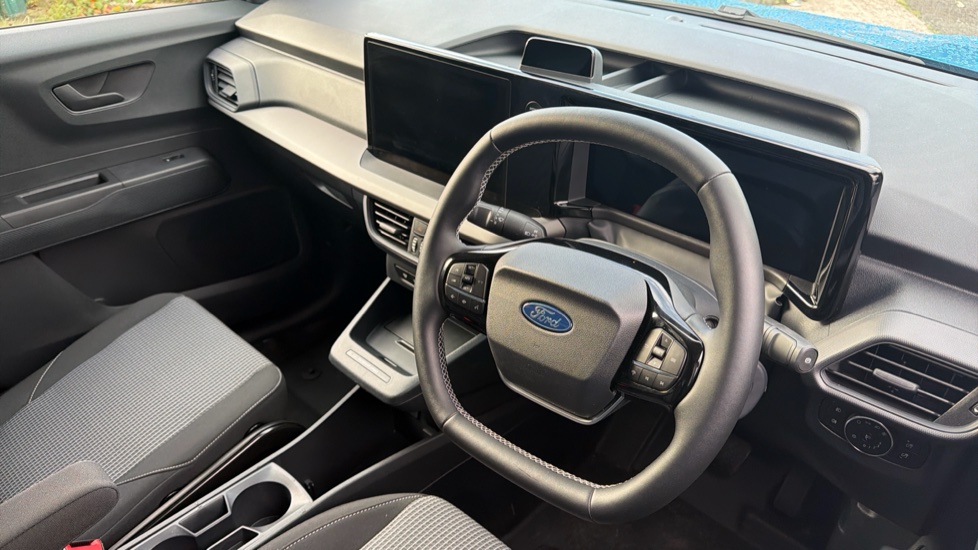 Ford Transit Courier E-Transit Courier 100kW 43kWh Trend Van Auto - Image 16