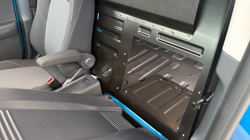 Ford Transit Courier E-Transit Courier 100kW 43kWh Trend Van Auto - Image 22