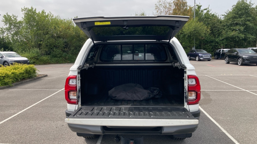Toyota Hilux Diesel Invincible X D/Cab Pick Up 2.8 D-4D Auto - Image 3