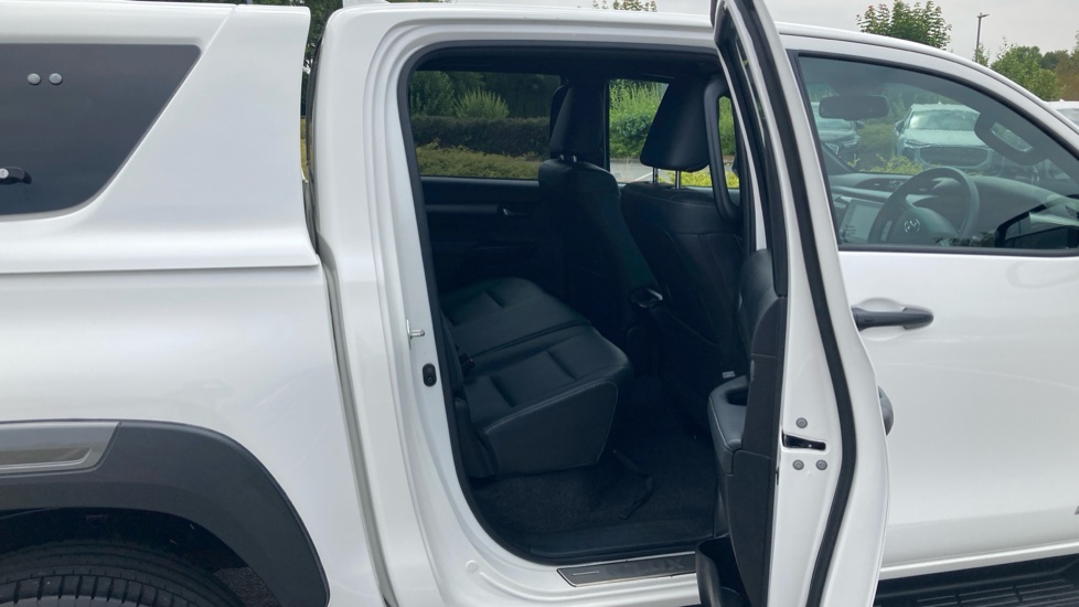 Toyota Hilux Diesel Invincible X D/Cab Pick Up 2.8 D-4D Auto - Image 5