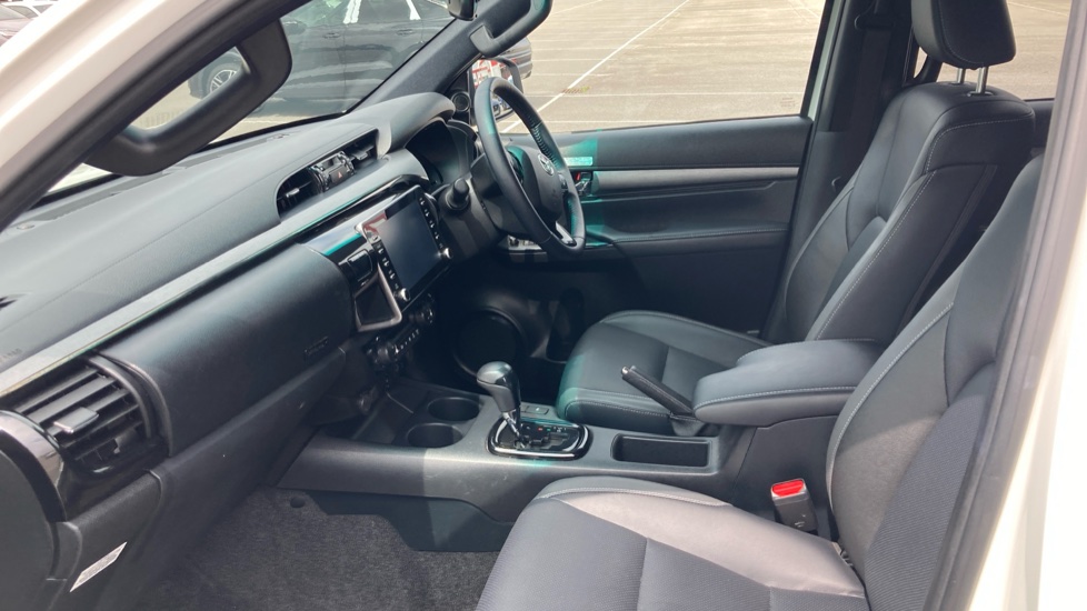 Toyota Hilux Diesel Invincible X D/Cab Pick Up 2.8 D-4D Auto - Image 13