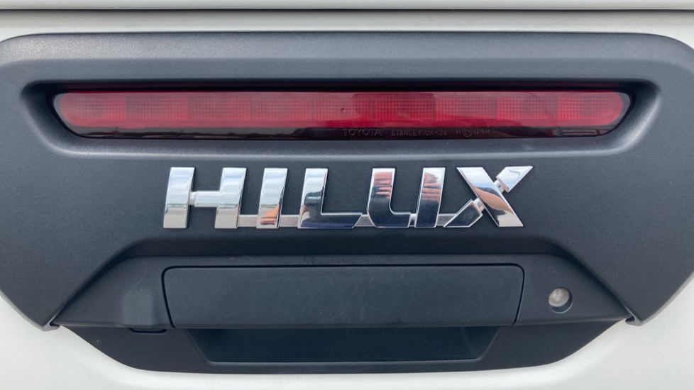 Toyota Hilux Diesel Invincible X D/Cab Pick Up 2.8 D-4D Auto - Image 22