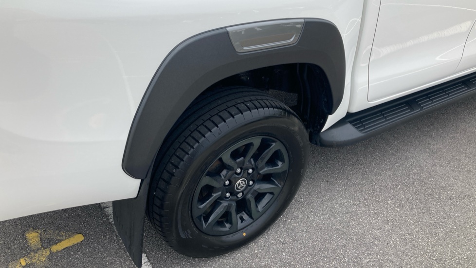 Toyota Hilux Diesel Invincible X D/Cab Pick Up 2.8 D-4D Auto - Image 28
