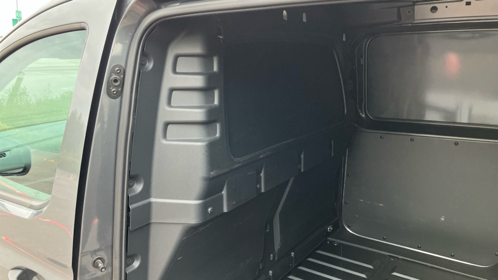 Ford Transit Connect 240 L2 Diesel 2.0 EcoBlue 122ps Trend Van Auto - Image 18