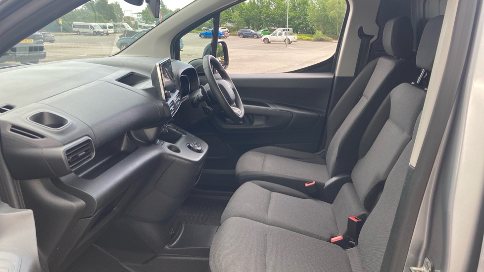Citroen Berlingo Xl Diesel 1.5 BlueHDi 950Kg Driver Pro 130ps EAT8 [S/S] - Image 13