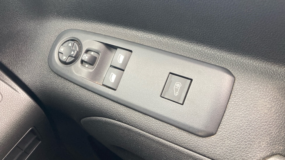 Citroen Berlingo Xl Diesel 1.5 BlueHDi 950Kg Driver Pro 130ps EAT8 [S/S] - Image 30