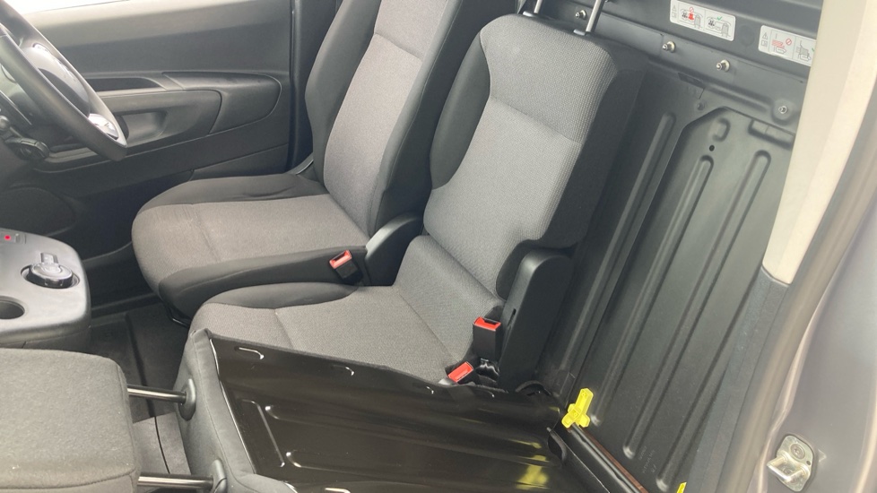 Citroen Berlingo Xl Diesel 1.5 BlueHDi 950Kg Driver Pro 130ps EAT8 [S/S] - Image 36