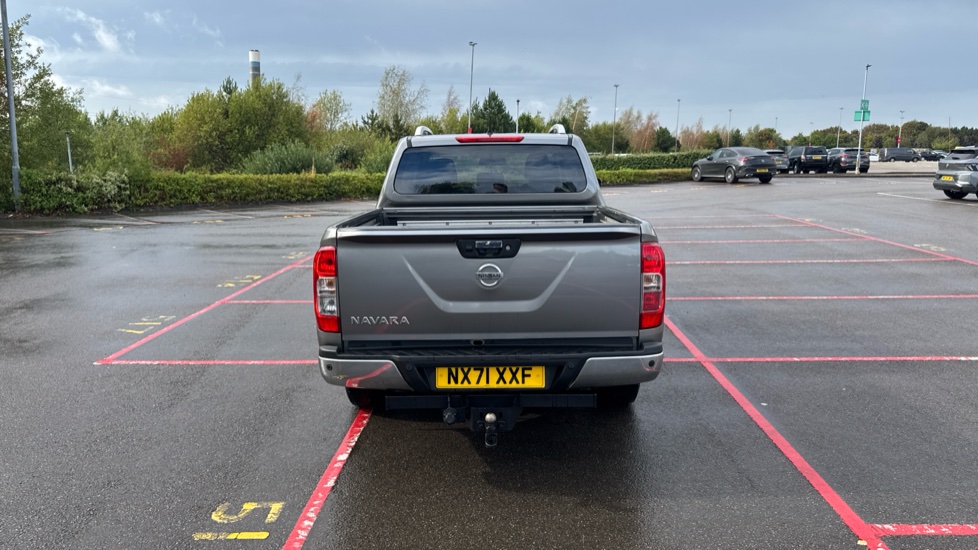 Nissan Navara Diesel Double Cab Pick Up Tekna 2.3dCi 190 TT 4WD - Image 11