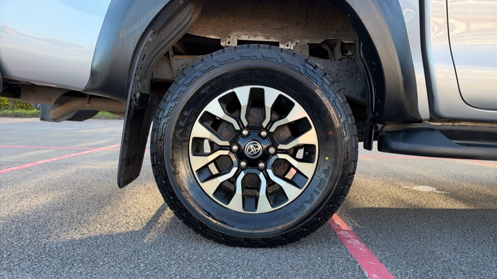 Toyota Hilux Diesel GR Sport D/Cab Pick Up 2.8 D-4D Auto - Image 17