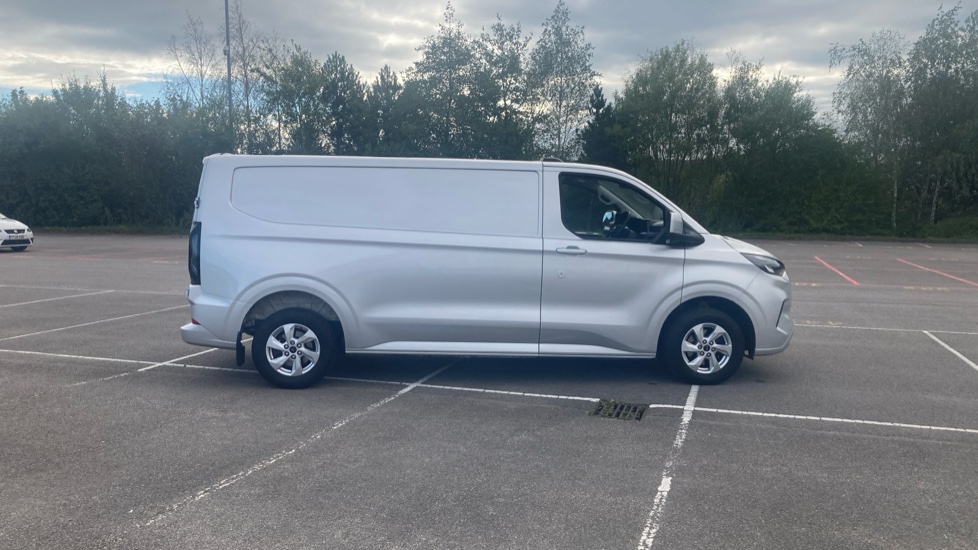 Ford Transit Custom 320 L2 Diesel Fwd 2.0 EcoBlue 136ps H1 Van Limited - Image 9