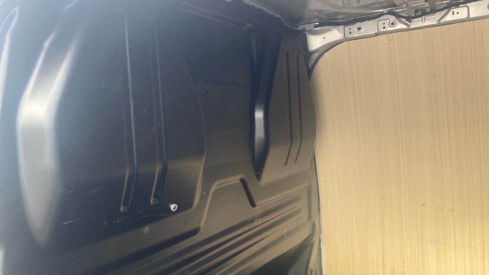 Ford Transit Custom 320 L2 Diesel Fwd 2.0 EcoBlue 136ps H1 Van Limited - Image 18