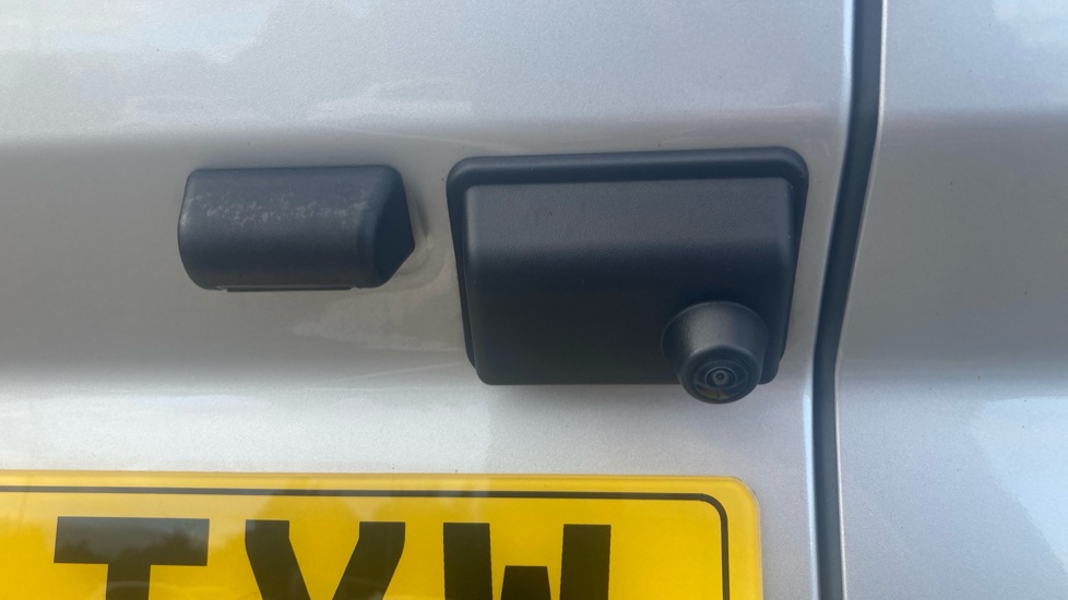 Ford Transit Custom 320 L2 Diesel Fwd 2.0 EcoBlue 136ps H1 Van Limited - Image 29