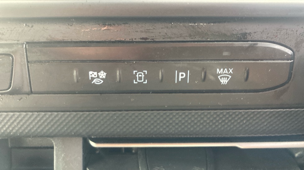 Ford Transit Custom 320 L2 Diesel Fwd 2.0 EcoBlue 136ps H1 Van Limited - Image 37