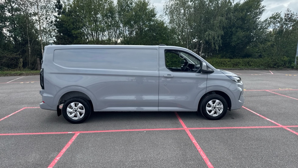 Ford Transit Custom 320 L2 Diesel Fwd 2.0 EcoBlue 136ps H1 Van Limited Auto - Image 9