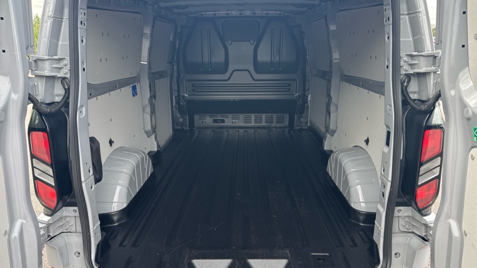 Ford Transit Custom 320 L2 Diesel Fwd 2.0 EcoBlue 136ps H1 Van Limited Auto - Image 12