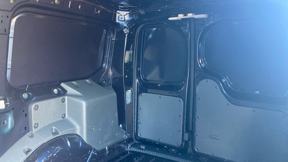 Ford Transit Connect 250 L2 Petrol 1.5 EcoBoost PHEV 150 Trend Van Auto - Image 14