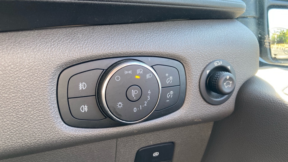 Ford Transit 350 L3 Diesel Fwd 2.0 EcoBlue 130ps H2 Limited Van Auto [8S] [Nav] - Image 32