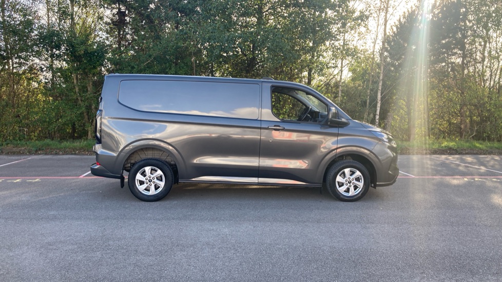 Ford Transit Custom 300 L1 Diesel Fwd 2.0 EcoBlue 136ps H1 Van Limited Auto - Image 9