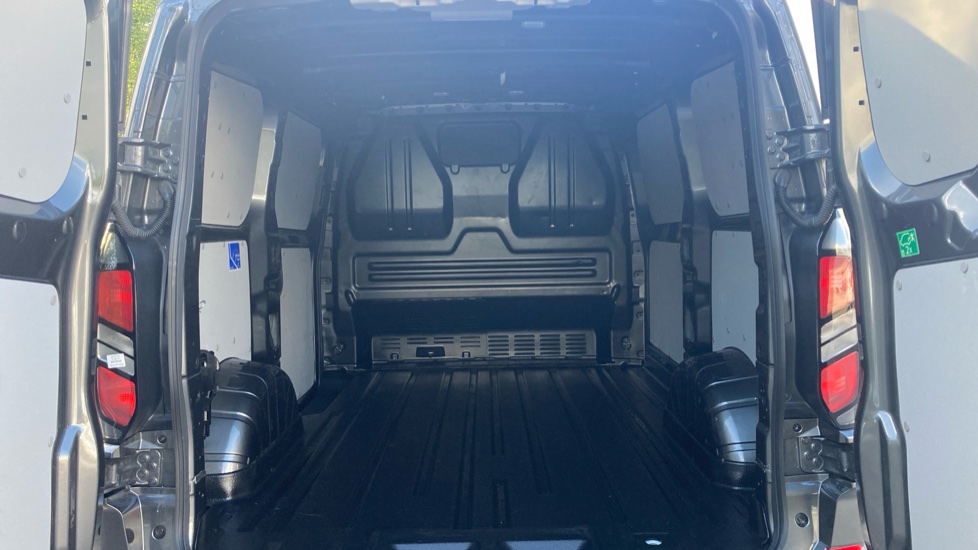 Ford Transit Custom 300 L1 Diesel Fwd 2.0 EcoBlue 136ps H1 Van Limited Auto - Image 12