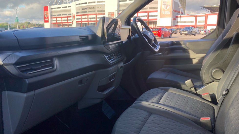 Ford Transit Custom 300 L1 Diesel Fwd 2.0 EcoBlue 136ps H1 Van Limited Auto - Image 13